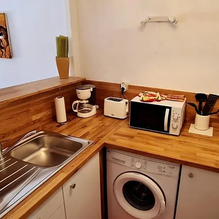 Spacious 2-room Downtown Vallauris